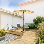 Les Patios De Flore-1 By Interhome Daire *